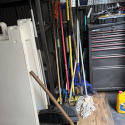 Moving Sale - Bunch Of Tools And Random Stuff