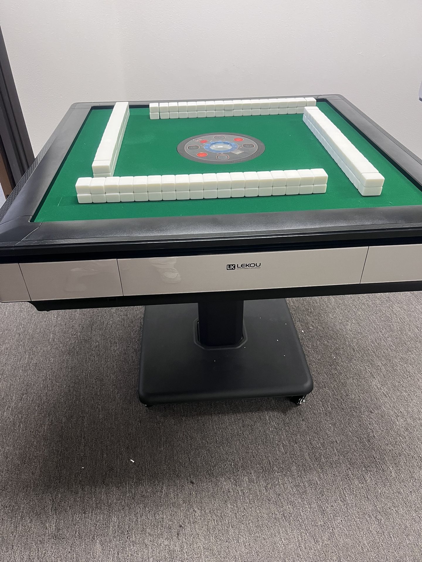 Automatic Mahjong Table