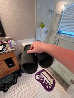 yeezy slides
