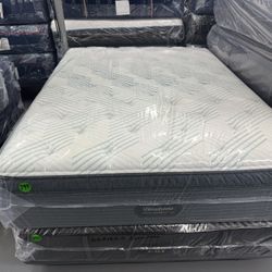 QUEEN SIZE SIMMONS BEAUTYREST PRESSUREMART PILLOW TOP MATTRESS & BOX SPRING BED SET