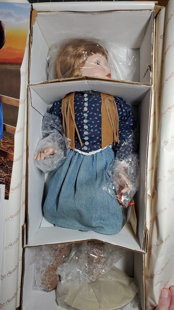 Savannah Porcelain Doll NiB