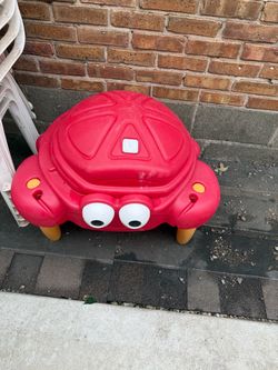 Kids Crab Sandbox with Lid