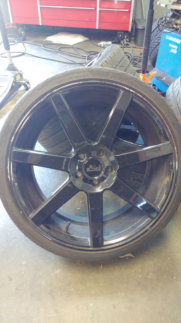 20" staggered Niche rims 5x112 staggered black