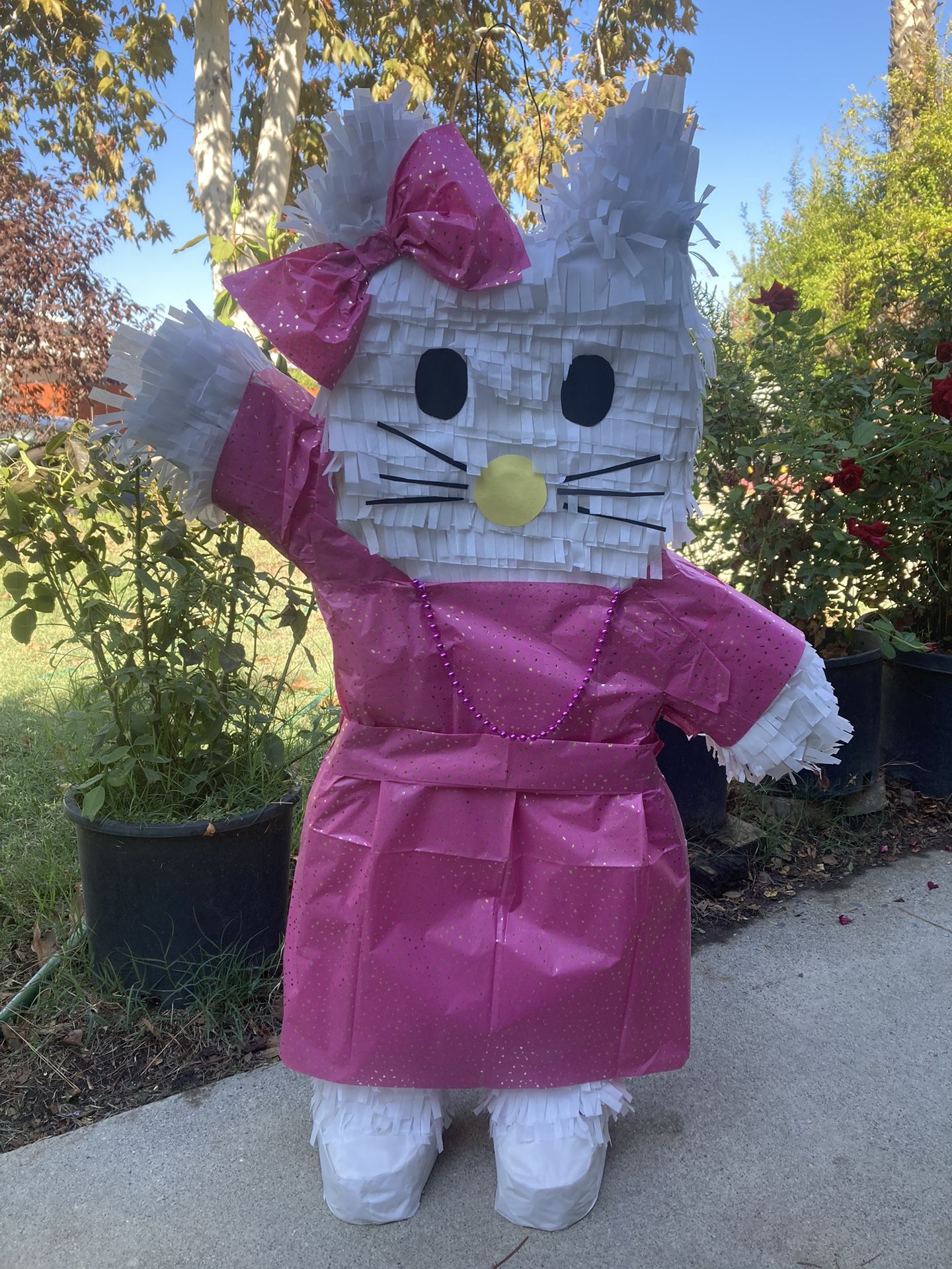 Hello Kitty Piñata
