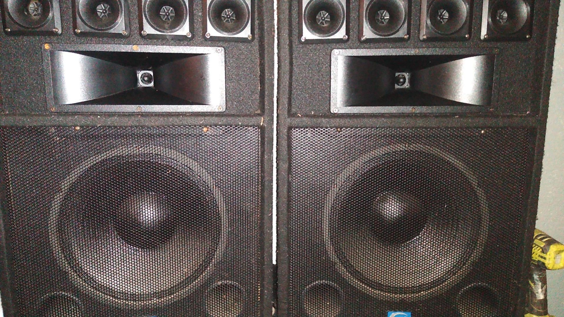 DJ set equipment