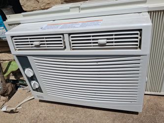 Black + Decker Air Conditioner Window Unit 5000 BTU