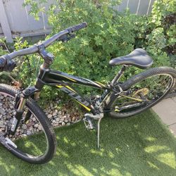 Fuji 15 Speed 26 Inch Mountain Bike Bike