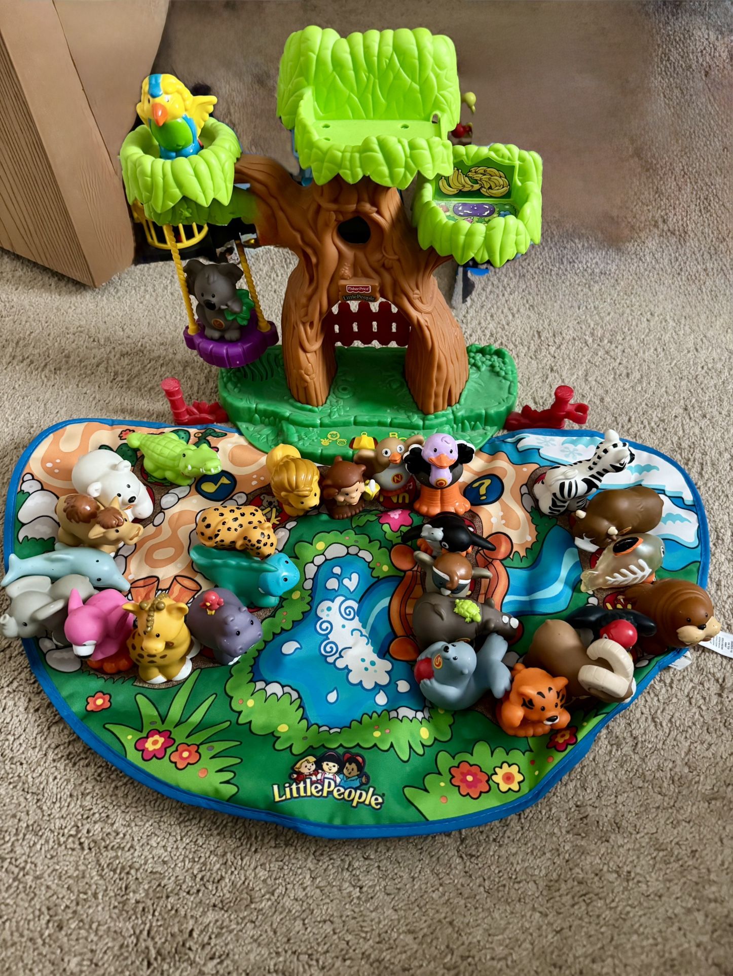 Fisher Price Little People A-Z Learning Alphabet Zoo 26 Animals -Tested