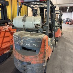 Toyota Model 8FGCU25 - 3 Stage Mast 