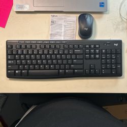 Logitech MK270 Wireless Keyboard And Mouse Combo 