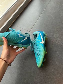 Nike phantom gx 2 soccer cleats 8.5