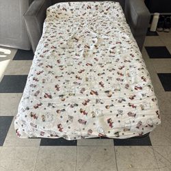 La-Z-Boy Grey Loveseat Pullout Bed – Like New