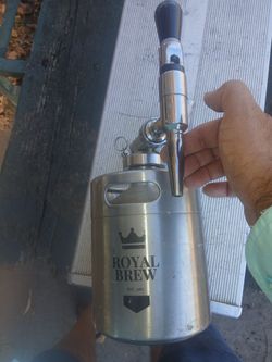 Royal Brew Mini Keg with Tap. Nitro Cold coffee!!!