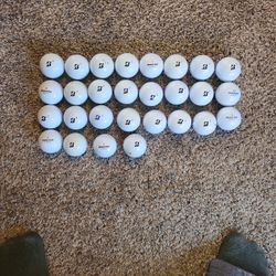 28 Like New Bridgestone Golf Balls