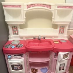 Play kitchen