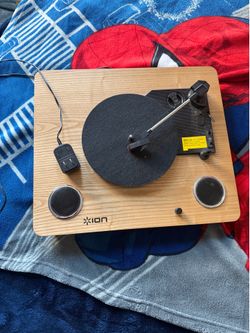 ION Max LP Belt-Drive Turntable Built-In Speakers Wood Finish USB 2.0