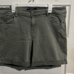 Woman's Walking Shorts