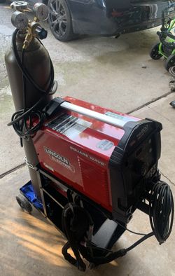 Lincoln Square Wave Tig 200 Welder & Accessorie