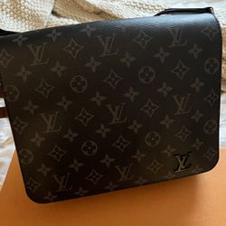 Louis Vuitton District PM Messenger Bag 