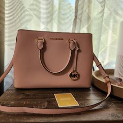 Michael kors best sale light pink satchel