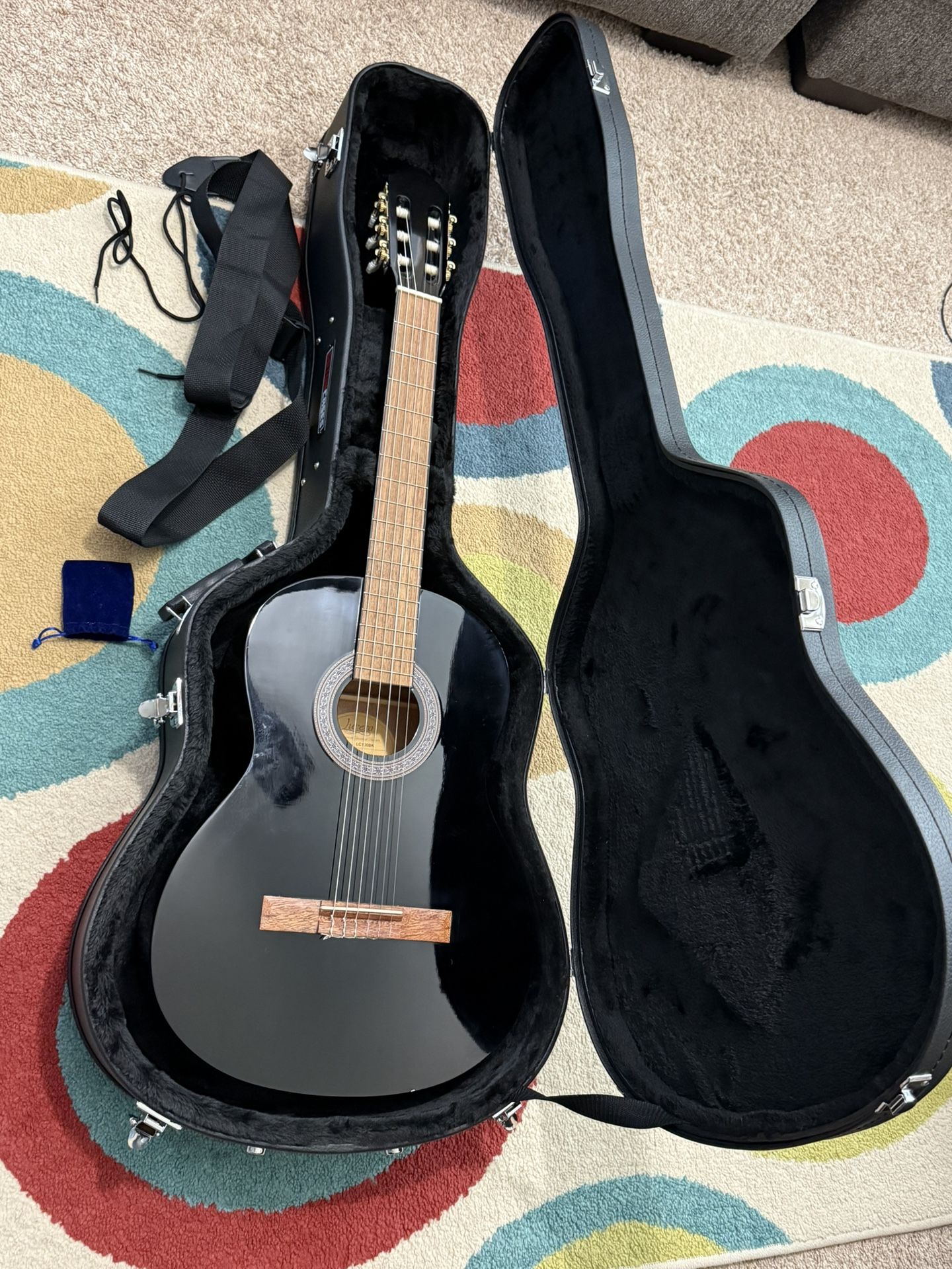 Acoustic Guitar with Locking Case
