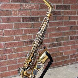 Vito  Alto saxophone made In Japan By yamaha