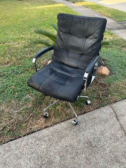 SLIGHTLY USED RESTORATION HARDWARE OVIEDO LEATHER/CHROME OFFICE CHAIR NO RIPS/TEARS(BLACK)