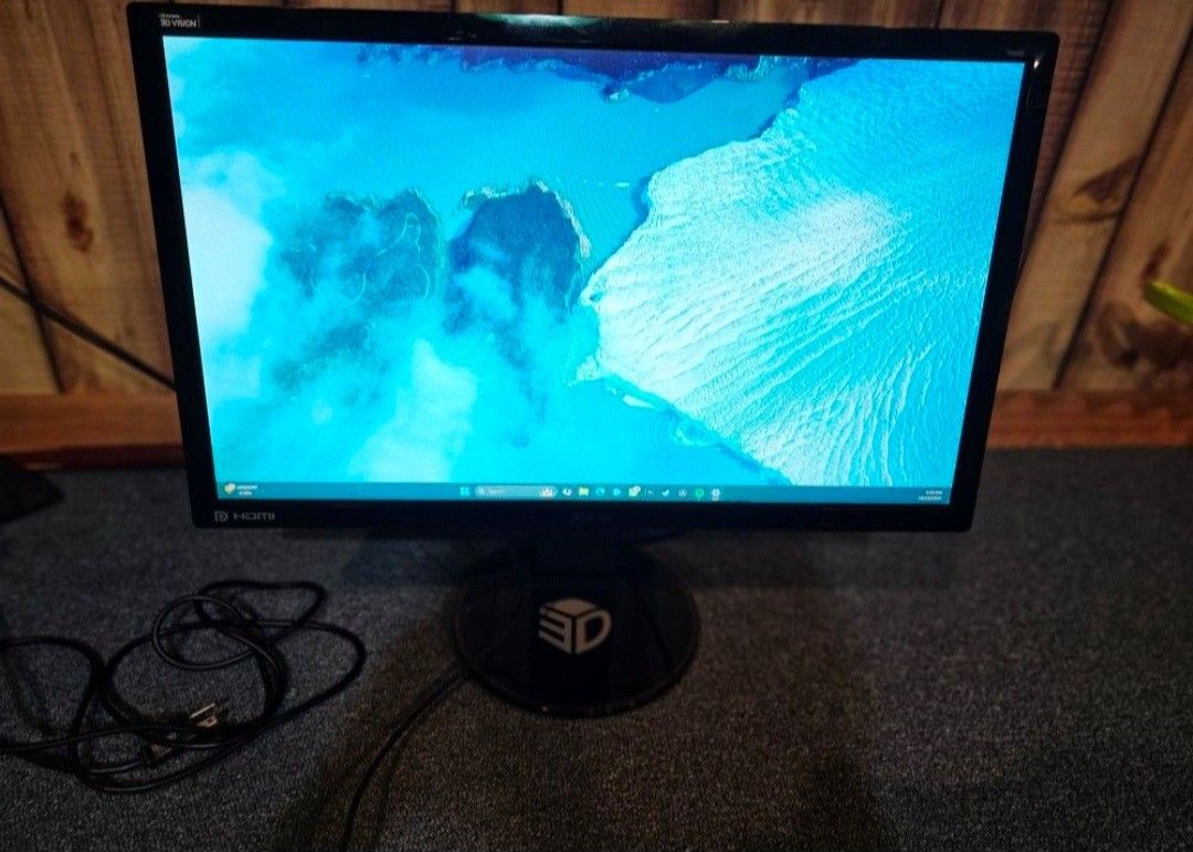 ASUS VG248QE Gaming Monitor -24" FHD (1920x1080), 1ms, up to 144Hz, 3D Vision Ready