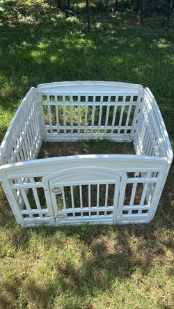 Dog playpen