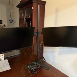Dual monitor stand with 2 monitors