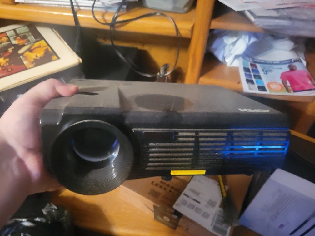 projector and screen