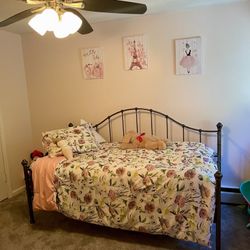 Daybed With Trundle 