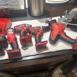 MILWAUKEE 5 TOOLS 
