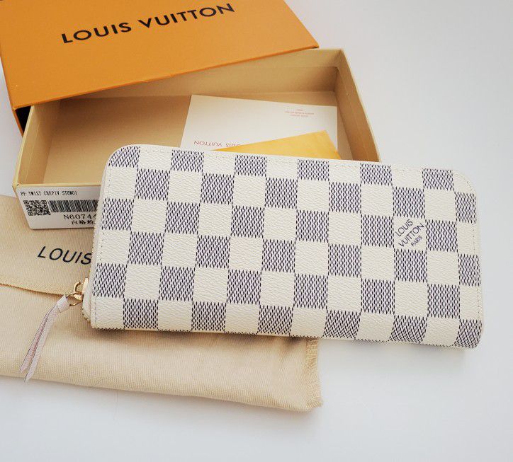 Louis Vuitton Wallet (New, with Gift Box Set)