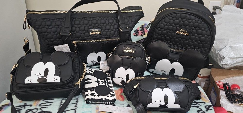 Primark Winking Mickey Set
