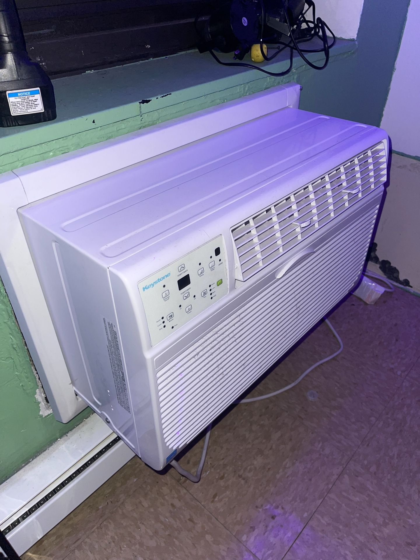 8000 BTU Wall Air Conditioner Keystone