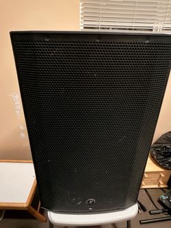 Mackie Thump15A 1300W 15 Inches Powered Speaker