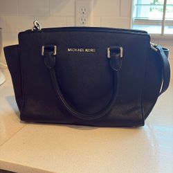 Michael kors bag 