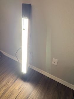 LED Shop Light with Pull Chain