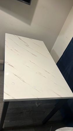 Marble-Top Dining Table with black Metal Legs