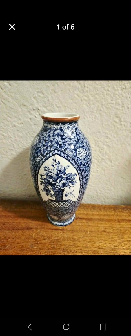 Royal Bonn Franz Anton Mehlem Flamand Pattern Vase – $125 (9.5”, Numbered)