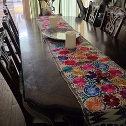 Beautiful Dinning Set 8 Chairs, The Table Has Covers, Expandable