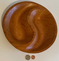 Vintage 1972 Wooden Hand Carved Wooden Bowl, Snack Platter, Tray, 10" x 2", Quality, Kitchen Decor, Table Display, Shelf Display