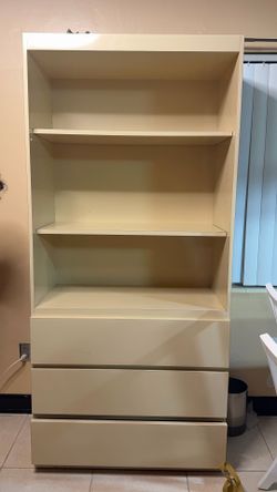 Mueble con cajones