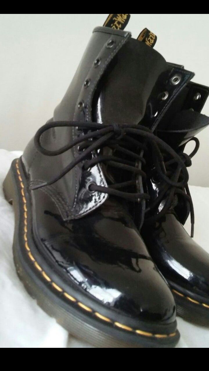 Dr.Marten boots still like new (see pictures) size 7 mens (size 9 woman) $75 PRICE IS FIRM! buyer must come to me