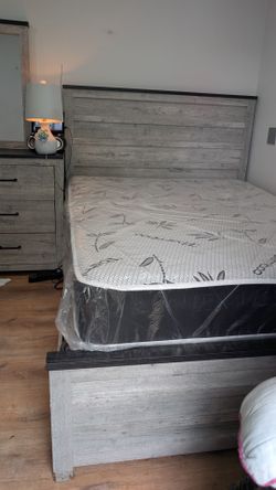 Queen bed set