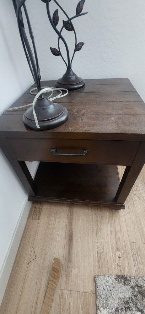 End Tables With Lamps