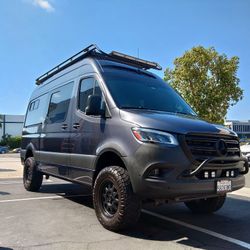 2021 sprinter 2500 4x4 Diesel High top 144”