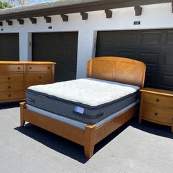 BEAUTIFUL SET QUEEN W MATTRESS BOX SPRING / DRESSER & NIGHTSTAND - BY VIETINAM FURNITURE - SOLID WOOD - EXCELLENT CONDITION - Delivery Available