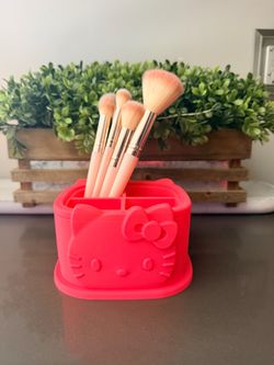 Hello Kitty makeup brush holder